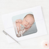 Hope Brush Script mit Foto, Name und Jahr Quadratischer Aufkleber (Umschlag)