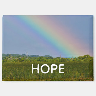 HOPE-Magnet mit Bild eines Regenbogens über einem Magnet