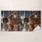 Hopfen und Hangs: Der Slam Dunking Sloth, Strandtuch (Vorderseite)