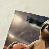 Hopfen und Hangs: Der Slam Dunking Sloth, Strandtuch (Beispiel)