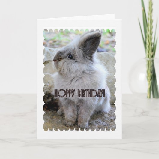 Hopfenreiches Geburtstags-Häschen Karte (Vorderseite)
