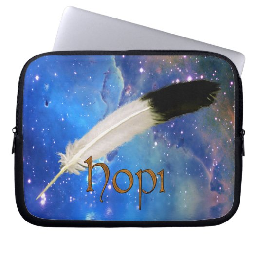 HOPI Nation & Feather Space Laptop Sleeve (Vorderseite)