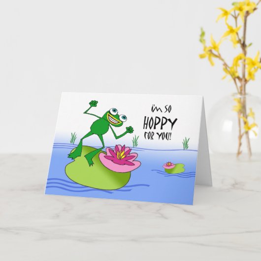 Hoppy Birthday, Happy and Funny Frog on Lily Pad Karte (Gelbe Blume)