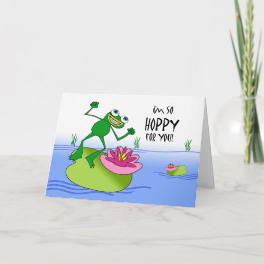 Hoppy Birthday, Happy and Funny Frog on Lily Pad Karte (Vorderseite)