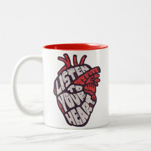 "Höre auf dein Herz" Anatomische Kunst Zweifarbige Tasse