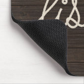 HÖREN Seiltext auf dunklem Holz Mousepad (Ecke)