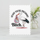 Hören Sie Ihr schwanges Funny Stork Pregnancy Baby Einladung (Stehend Vorderseite)