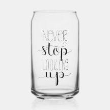 Hören Sie nie auf, sich das Ice-Kaffee-Glas anzusc