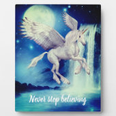 Hören Sie niemals auf, dem fliegenden Einhornwasse Fotoplatte (Vorderseite)
