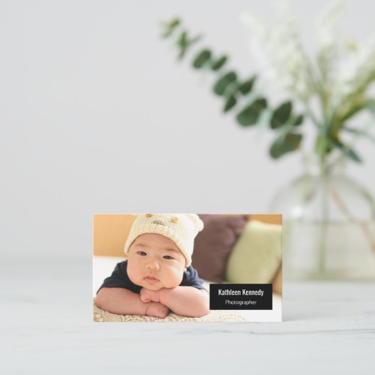 Horizontal Foto Baby Fotograf Moderner Minimal Visitenkarte (Stehend Vorderseite)