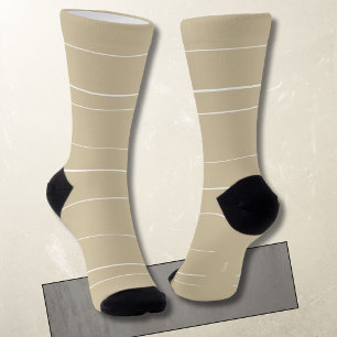 Horizontale Linien, weiße Streifen auf Beige Socken
