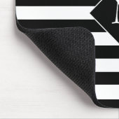 Horizontale schwarze Streifen mit mittlerem weißen Mousepad (Ecke)