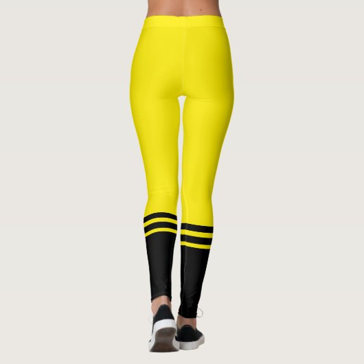 Horizontale schwarze Streifen | Name | Kanariengel Leggings (Rückseite)