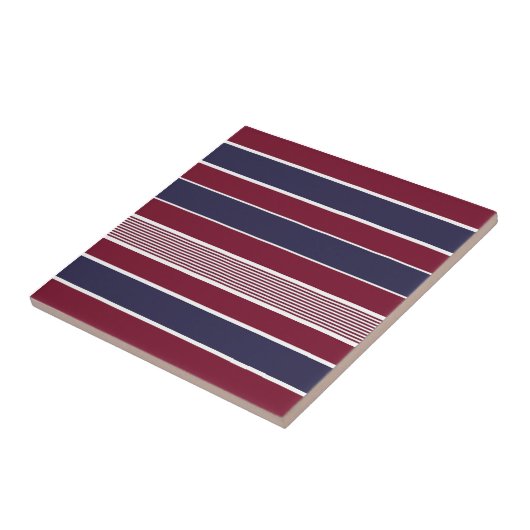 Horizontale Streifen, bordeauxrot, marineblau, wei Fliese (Seite)
