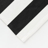 Horizontale Streifen in Schwarz-Weiß-Größe Fleecedecke (Ecke)