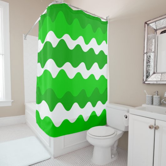 Horizontale Wellen in Grün und Weiß Duschvorhang (Beispiel)