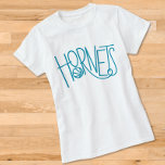 Hornets Basketball Youth Team Rec League Mama T-Shirt<br><div class="desc">Dieses Design beinhaltet "Hornets" in niedlicher handgeschriebener Typografie mit einem Basketball! Klicken Sie auf die Schaltfläche Anpassen, um mehr Flexibilität beim Verschieben/Skalieren der Bilder und beim Ändern des Textes oder beim Hinzufügen eines neuen Textes zu erreichen! Variationen dieses Designs, zusätzliche Farben sowie koordinierende Produkte sind in unserem Shop, zazzle.com/store/doodlelulu verfügbar....</div>