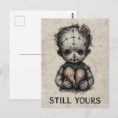 Horror Art of Stitched Doll with Broken Heart Postkarte (Vorne/Hinten)