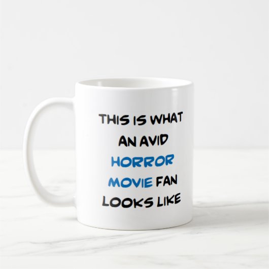 Horror-Filmfan, begeistert Kaffeetasse (Links)