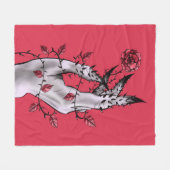 Horror Hand mit Rose gotische Dunkle Fantasie Fleecedecke (Vorderseite (Horizontal))