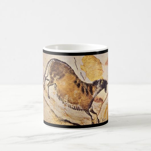 Horse', Lascaux, Dordogne_Art des Altertums Kaffeetasse (Mittel)
