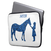 HORSE & MÄDCHEN LAPTOP SLEEVE PERSONALISIERT. (Vorderseite Links)