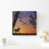 Horse Sunset and Oak Tree Quadratische Wanduhr (Zuhause)