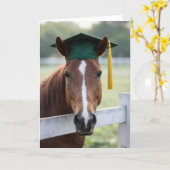 Horse Wearing a Green Graduation Cap Karte (Gelbe Blume)