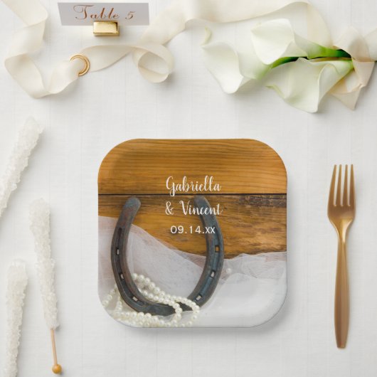 Horseshoe and Pearls Country Western Wedding Pappteller (Hochzeit)