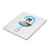 Horseshoe Crab Playing in der Water Monogram Fliese (Seite)