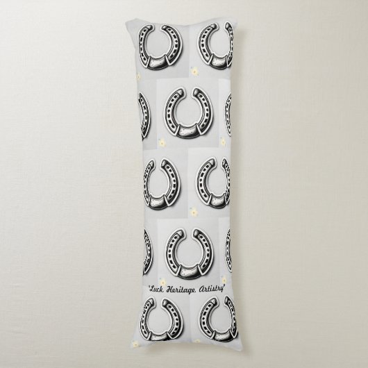 "Horseshoe Elegance" Seitenschläferkissen (Vorderseite Vertikal)
