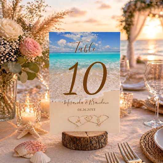 Hört auf Hochzeiten am Sandstrand. Tischnummer
