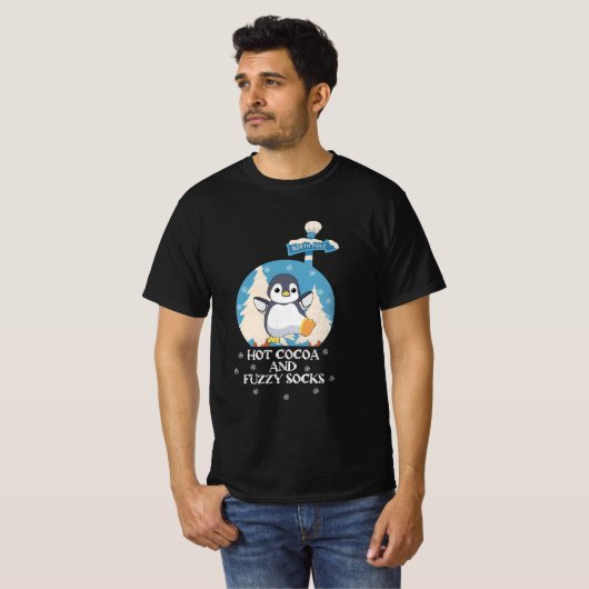 Hot Cocoa And Fuzzy Socks | Cute baby penguin T-Shirt (Vorne ganz)