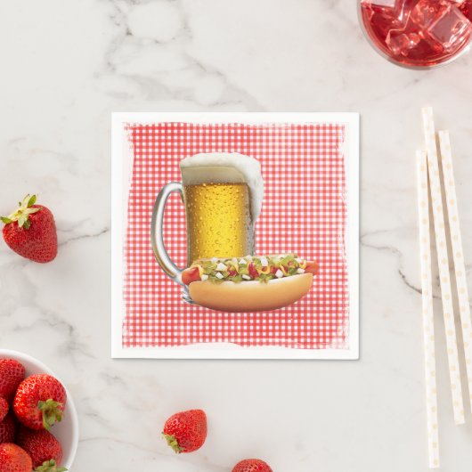 Hot Dog and Beer On Gingham Serviette (Beispiel)