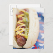Hot Dog auf Red, White und Blue Plate Postkarte (Vorne/Hinten)
