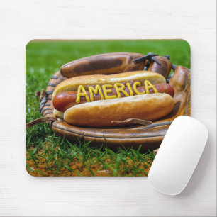 Hot Dog in Baseball Handschuh Mousepad