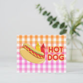 Hot Dog mit Bedingungen auf Gingham Postkarte (Stehend Vorderseite)
