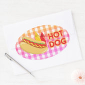 Hot Dog on Gingham Picnic Tablecloth w/Condition Ovaler Aufkleber (Umschlag)