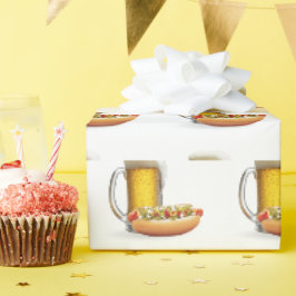 Hot Dog und Bier auf Weiß Geschenkpapier