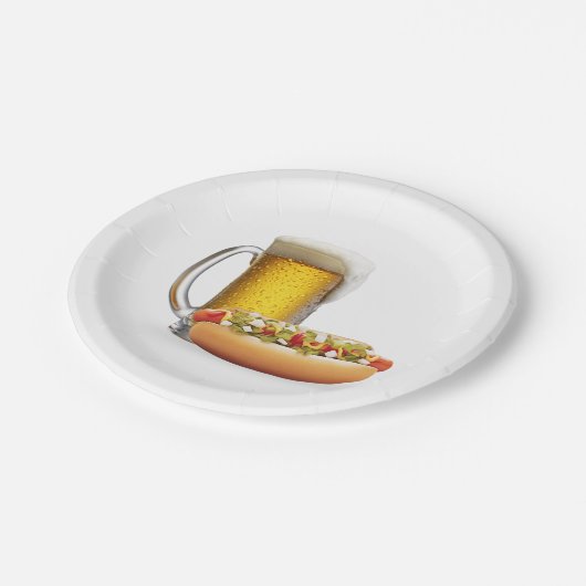 Hot Dog und Bier auf Weiß Pappteller (Schrägansicht)