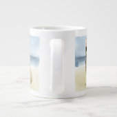 Hot Dog | Welpe in Sonnenbrille am Strand Jumbo-Tasse (Rückseite)