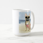 Hot Dog | Welpe in Sonnenbrille am Strand Kaffeetasse (VorderseiteRechts)