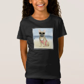 Hot Dog | Welpe in Sonnenbrille am Strand T-Shirt (Vorderseite)