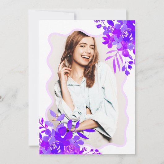 Hot lila Rahmen boho blumengeschmückt Abschluss Einladung (Rückseite)