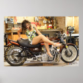 Hot Model KELSEY auf einem klassischen Kawasaki Z1 Poster (Vorne)