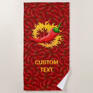 Hot Pepper mit Flamme auf rotem Hintergrund Strandtuch