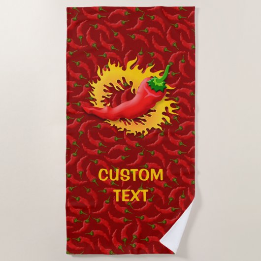 Hot Pepper mit Flamme auf rotem Hintergrund Strandtuch (Vorderseite)