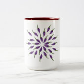Hot Peppers Purple Mandala Zweifarbige Tasse (Mittel)