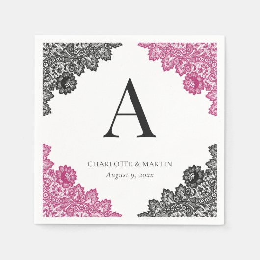 Hot Pink and Black Floral Lace Monogram Wedding Serviette (Vorderseite)