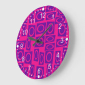 Hot Pink and Purple Fun Circle Square Pattern Große Wanduhr (Winkel)
